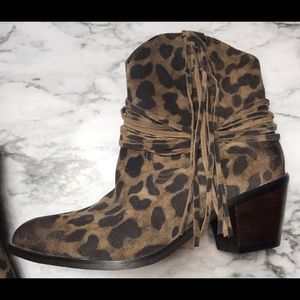 Please note, I’m searching for this in a size 8